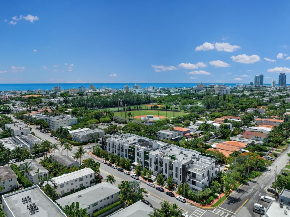 For Sale: $1,425,000 (2 beds, 2 baths, 1476 Square Feet)