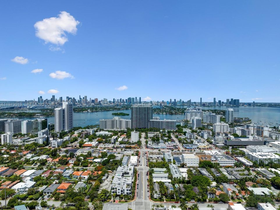 For Sale: $1,425,000 (2 beds, 2 baths, 1476 Square Feet)