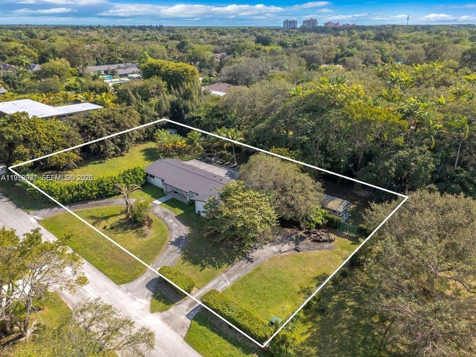 For Sale: $2,575,000 (0.84 acres)