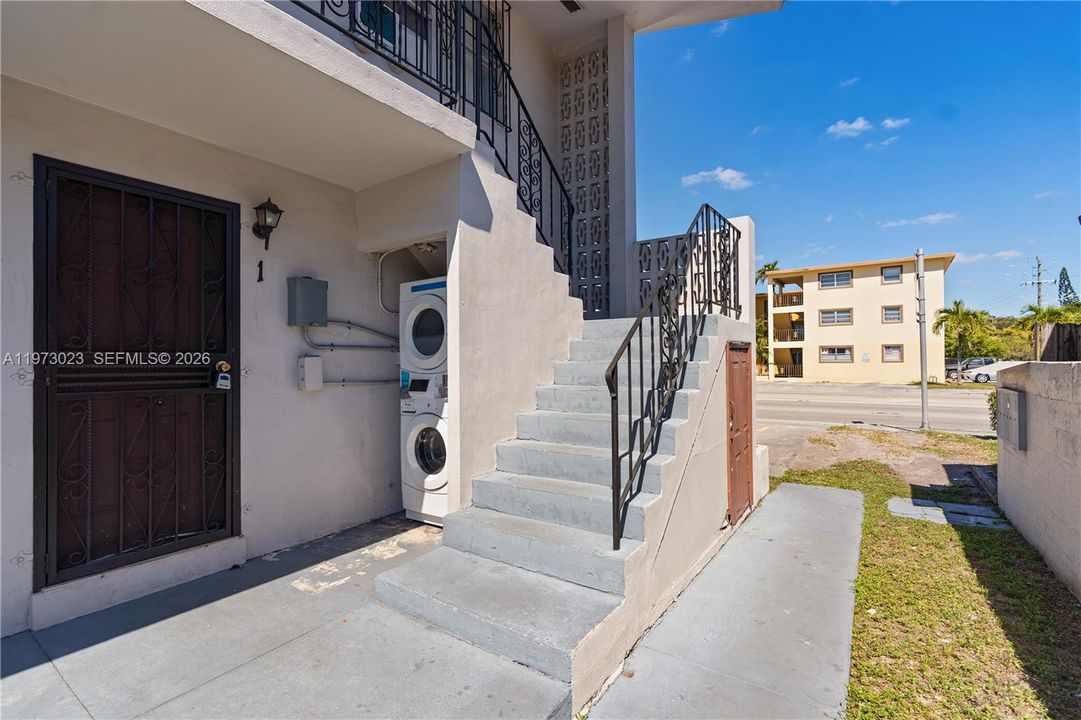 Activo con contrato: $1,600 (1 camas, 1 baños, 550 Pies cuadrados)