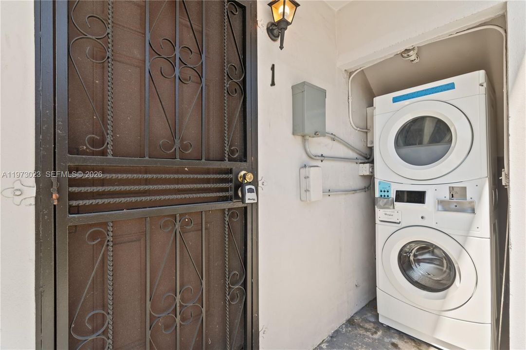 Activo con contrato: $1,600 (1 camas, 1 baños, 550 Pies cuadrados)