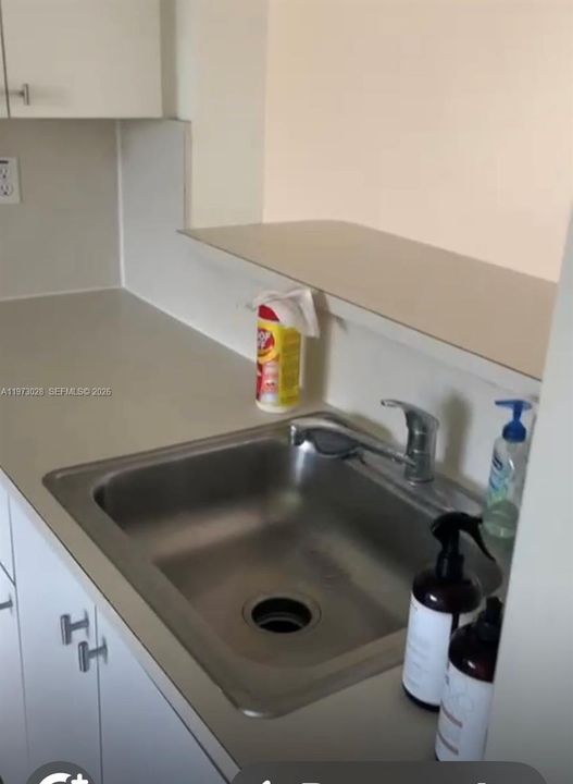 For Sale: $209,900 (2 beds, 2 baths, 815 Square Feet)