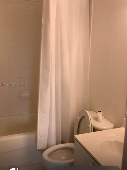 For Sale: $209,900 (2 beds, 2 baths, 815 Square Feet)