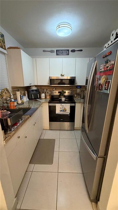 Под контрактом: $250,000 (1 спален, 1 ванн, 757 Квадратных фут)