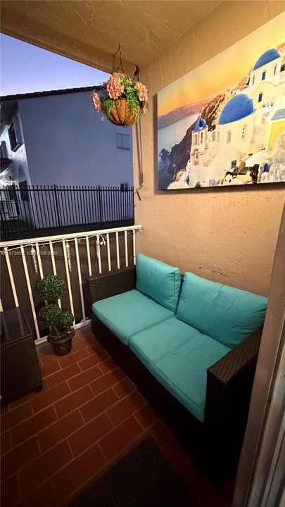 Под контрактом: $250,000 (1 спален, 1 ванн, 757 Квадратных фут)