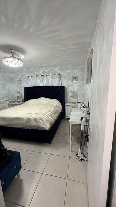 Под контрактом: $250,000 (1 спален, 1 ванн, 757 Квадратных фут)