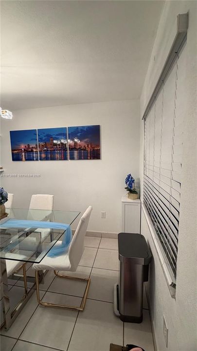 Под контрактом: $250,000 (1 спален, 1 ванн, 757 Квадратных фут)