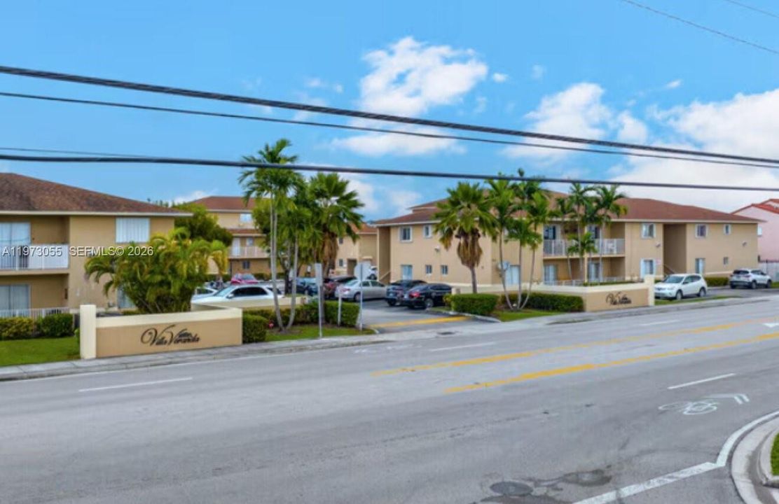 Под контрактом: $250,000 (1 спален, 1 ванн, 757 Квадратных фут)