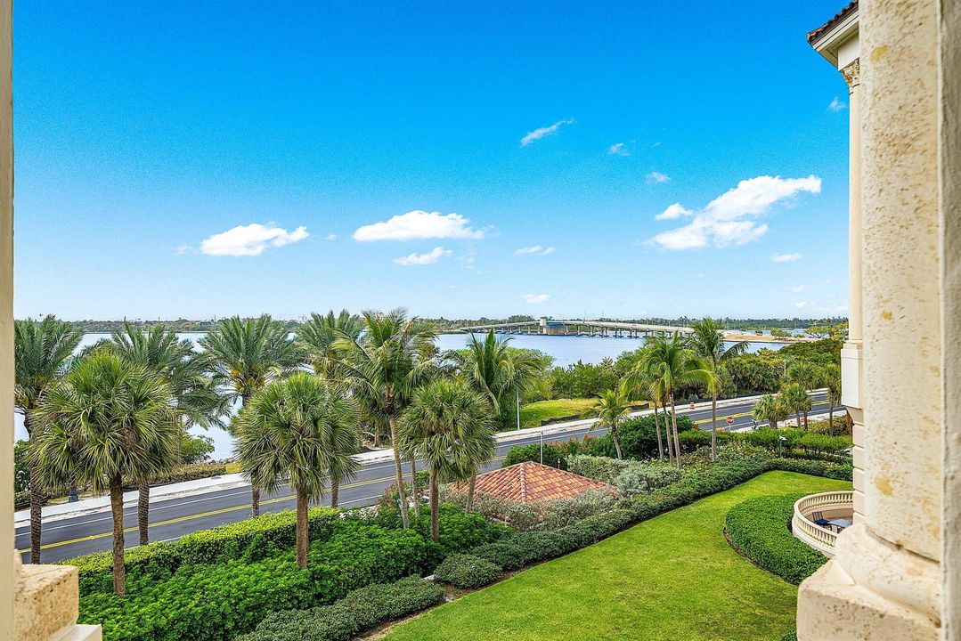 030-3000SouthOceanBoulevard-402-PalmBeac