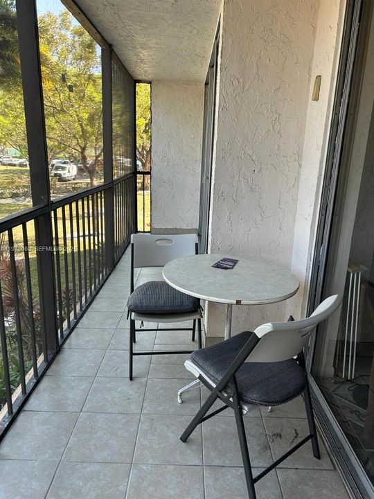 For Sale: $85,000 (1 beds, 1 baths, 780 Square Feet)