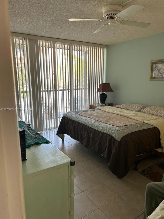 For Sale: $85,000 (1 beds, 1 baths, 780 Square Feet)