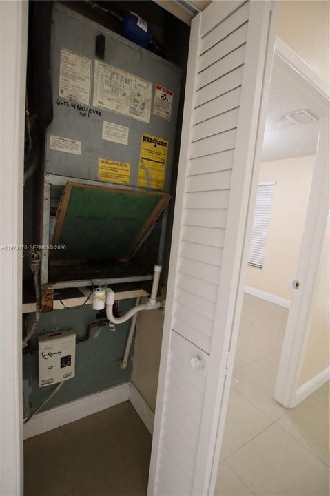 En Venta: $285,000 (2 camas, 2 baños, 800 Pies cuadrados)