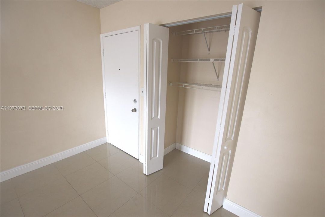 En Venta: $285,000 (2 camas, 2 baños, 800 Pies cuadrados)