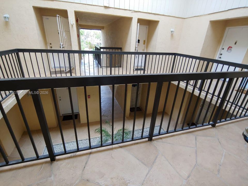 En Venta: $285,000 (2 camas, 2 baños, 800 Pies cuadrados)