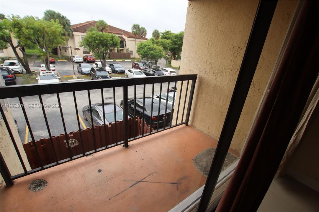 En Venta: $285,000 (2 camas, 2 baños, 800 Pies cuadrados)