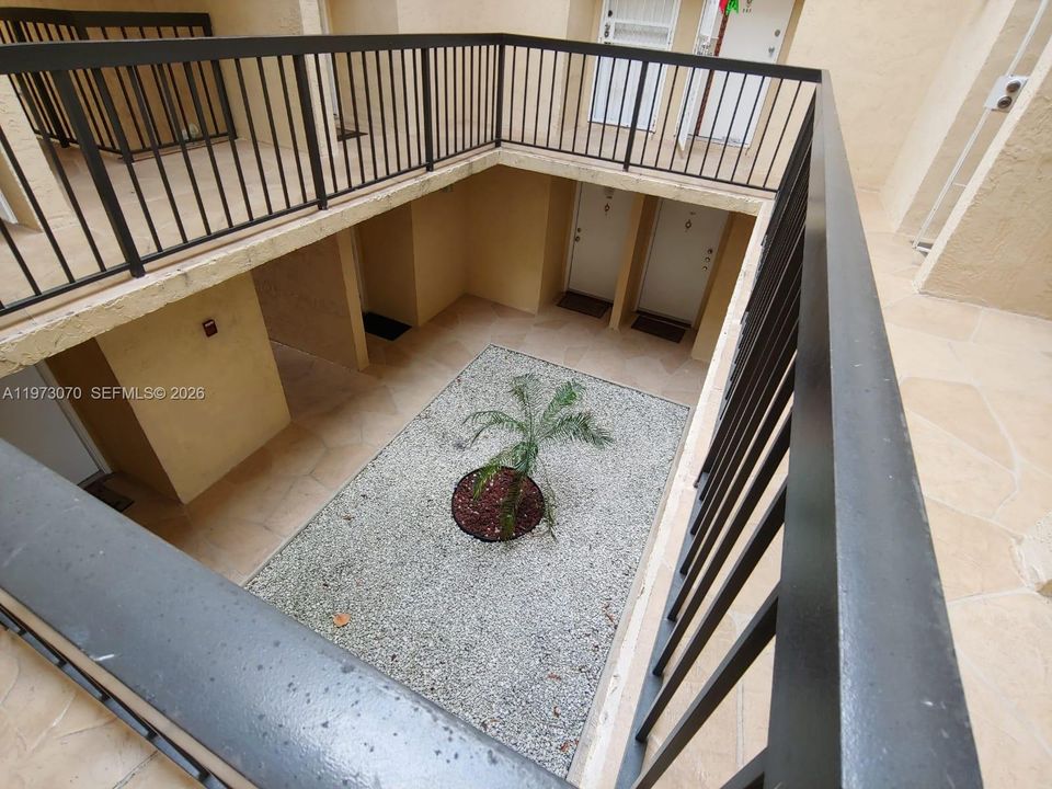 En Venta: $285,000 (2 camas, 2 baños, 800 Pies cuadrados)