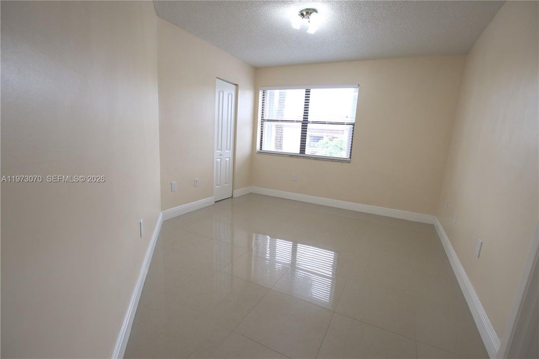 En Venta: $285,000 (2 camas, 2 baños, 800 Pies cuadrados)