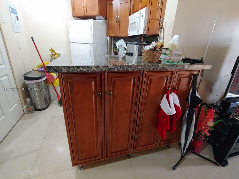 En Venta: $285,000 (2 camas, 2 baños, 800 Pies cuadrados)