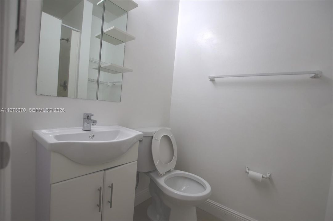 En Venta: $285,000 (2 camas, 2 baños, 800 Pies cuadrados)