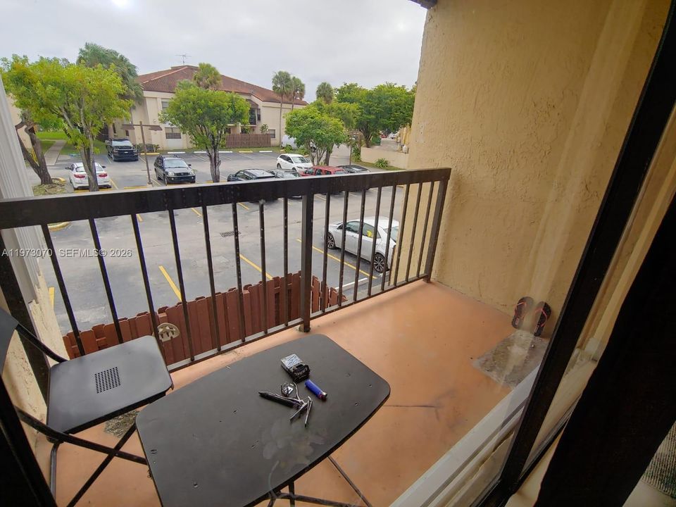 En Venta: $285,000 (2 camas, 2 baños, 800 Pies cuadrados)