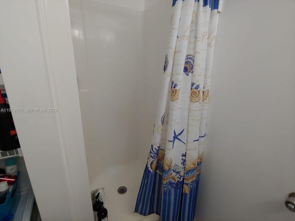 En Venta: $285,000 (2 camas, 2 baños, 800 Pies cuadrados)
