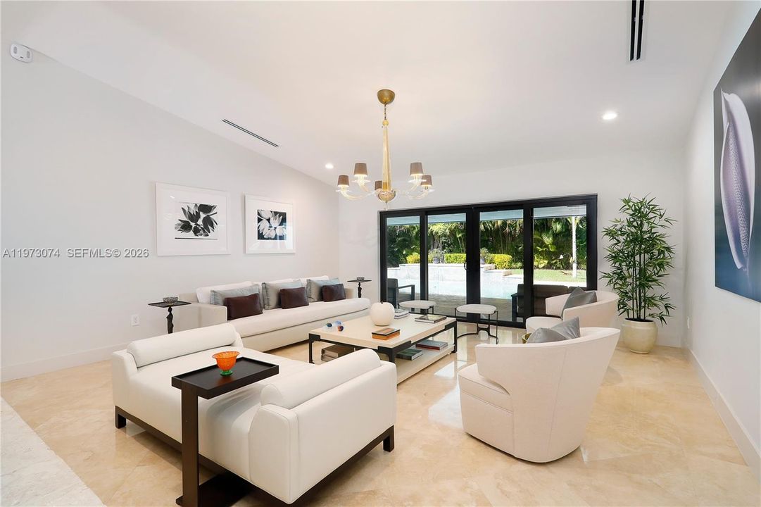 En Renta: $23,000 (5 camas, 4 baños, 5128 Pies cuadrados)
