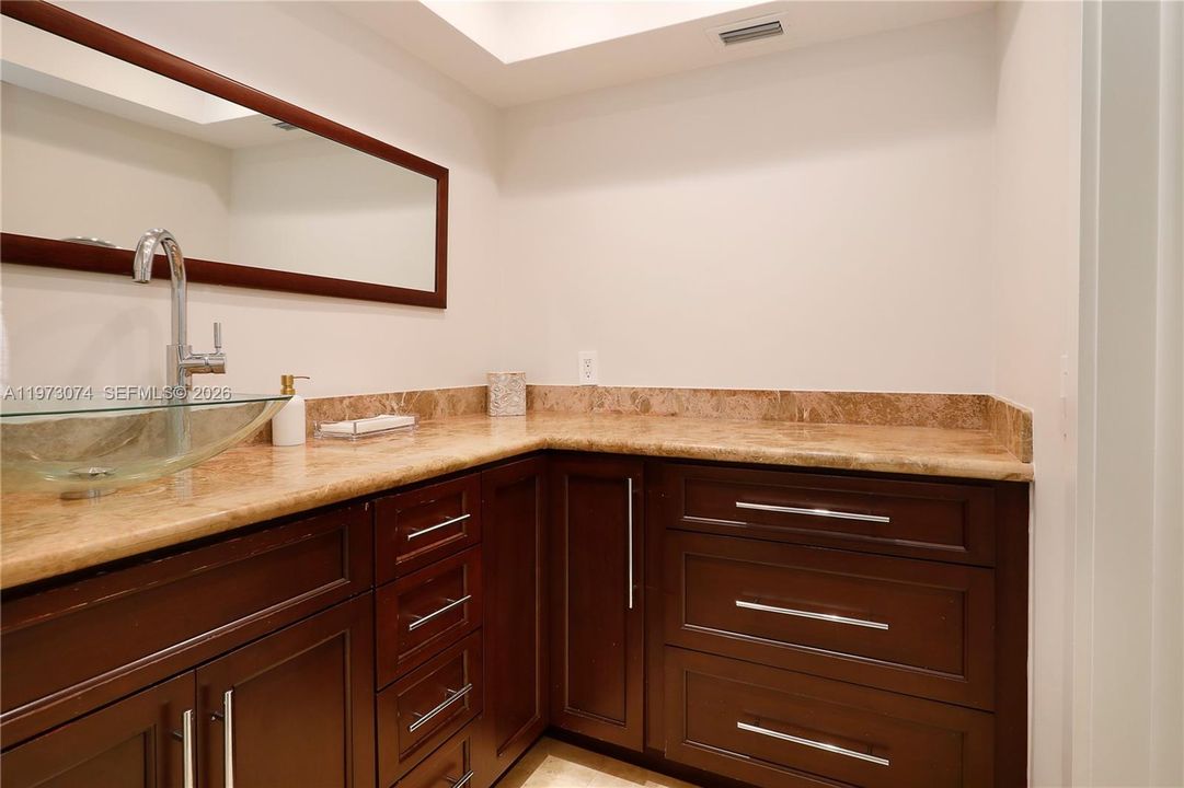 En Renta: $23,000 (5 camas, 4 baños, 5128 Pies cuadrados)