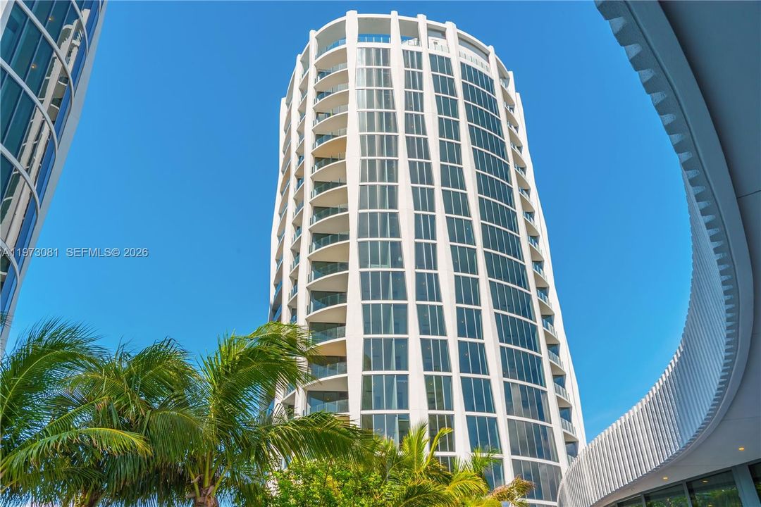 For Sale: $1,150,000 (1 beds, 1 baths, 695 Square Feet)