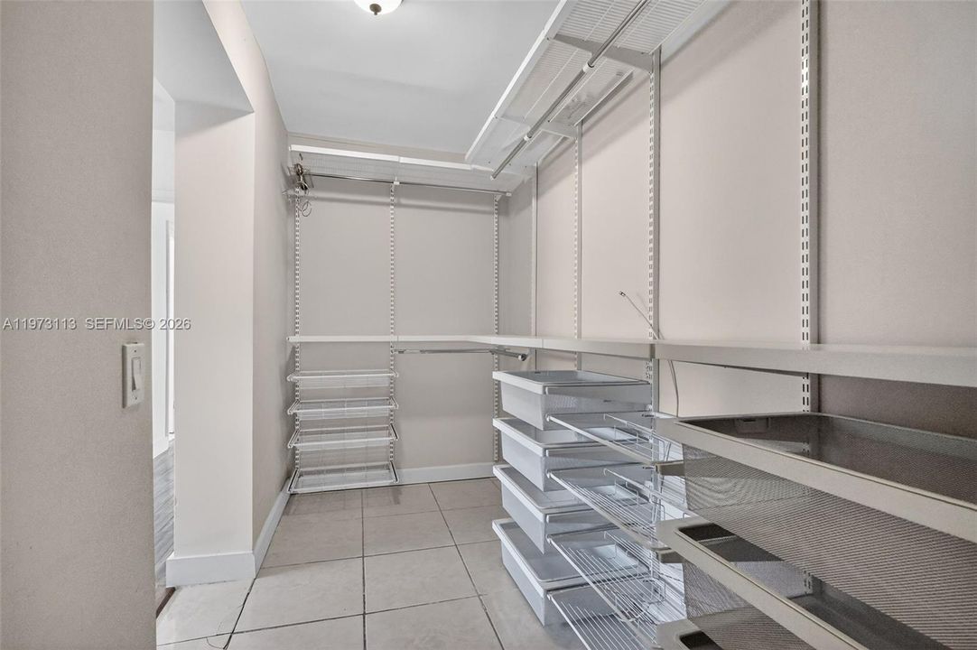 Недавно продано: $879,000 (3 спален, 2 ванн, 2470 Квадратных фут)