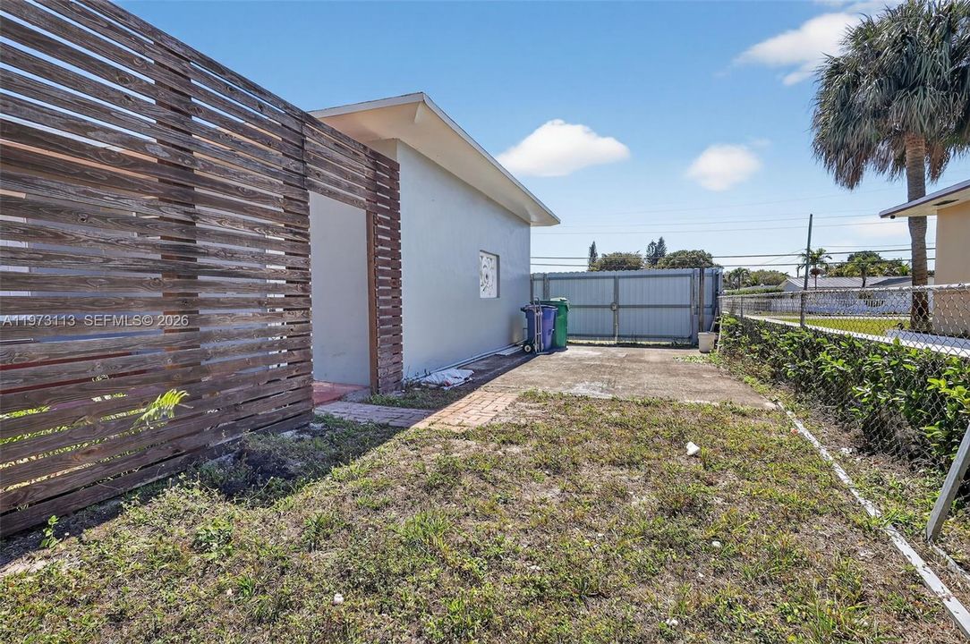 Недавно продано: $879,000 (3 спален, 2 ванн, 2470 Квадратных фут)