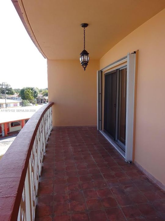 Под контрактом: $199,000 (1 спален, 1 ванн, 531 Квадратных фут)