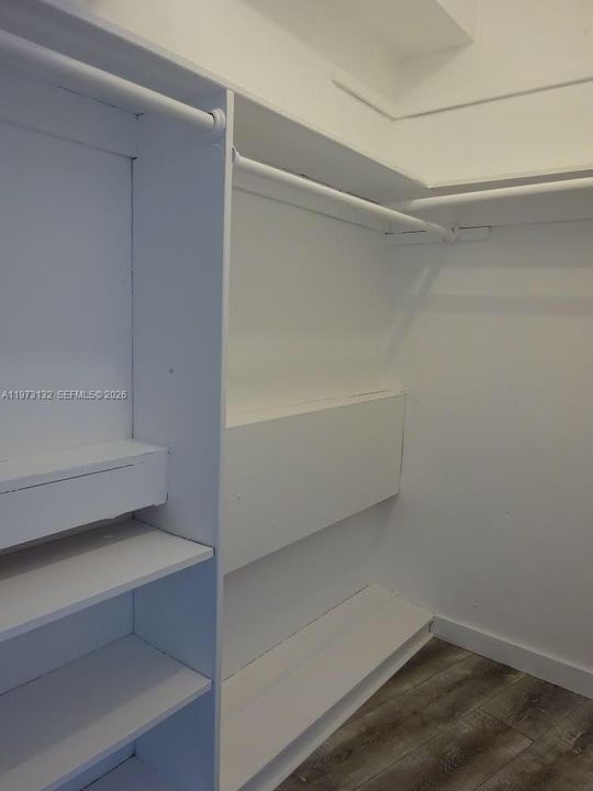 Под контрактом: $199,000 (1 спален, 1 ванн, 531 Квадратных фут)