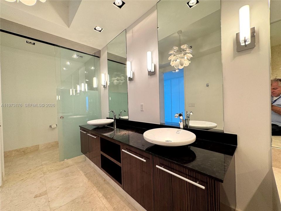For Sale: $2,695,000 (3 beds, 3 baths, 3395 Square Feet)