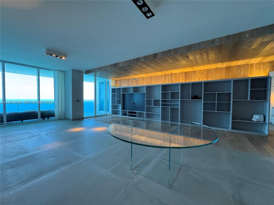 For Sale: $2,695,000 (3 beds, 3 baths, 3395 Square Feet)