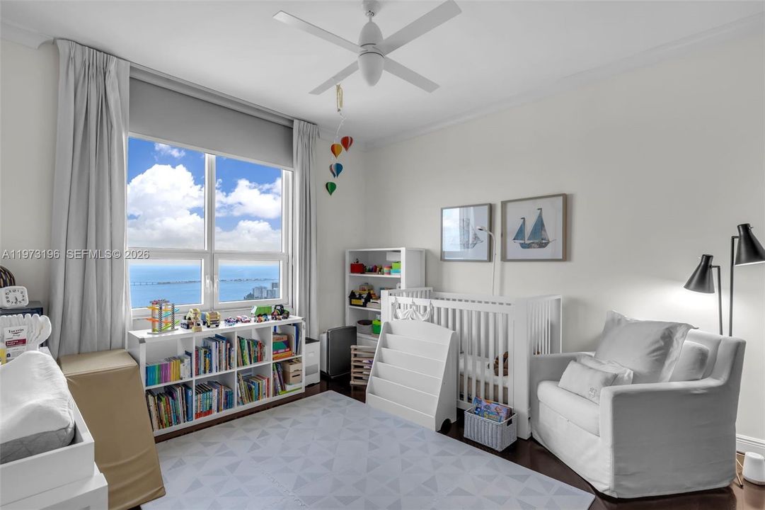 На продажу: $3,900,000 (3 спален, 2 ванн, 2353 Квадратных фут)