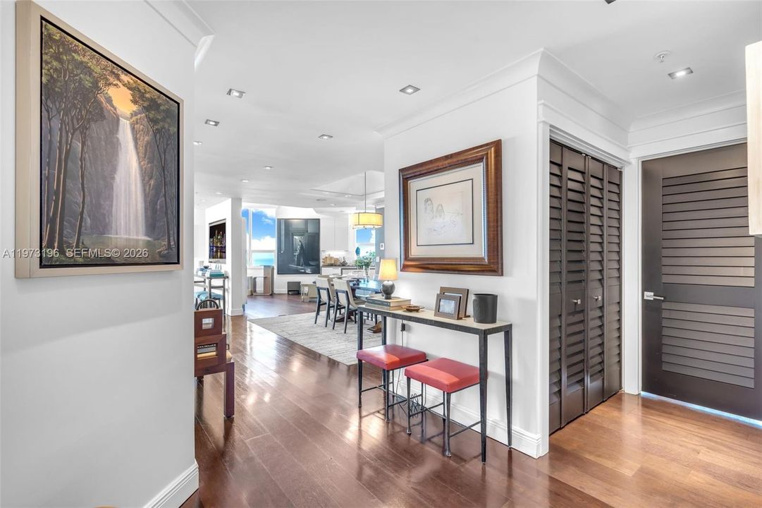 На продажу: $3,900,000 (3 спален, 2 ванн, 2353 Квадратных фут)