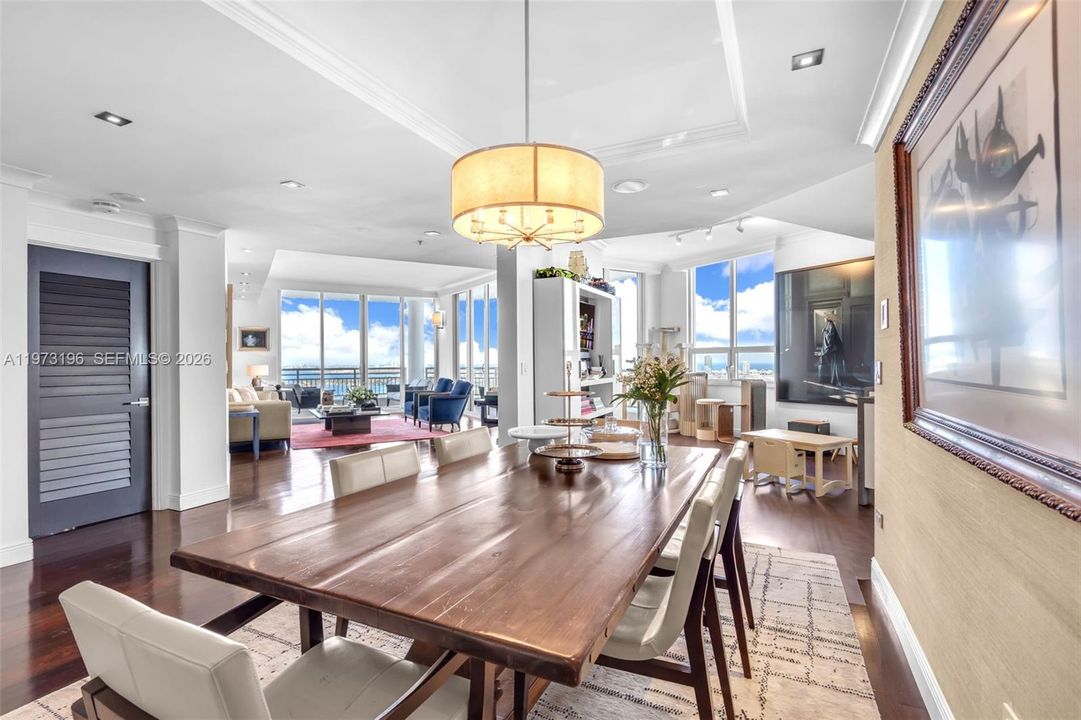 На продажу: $3,900,000 (3 спален, 2 ванн, 2353 Квадратных фут)