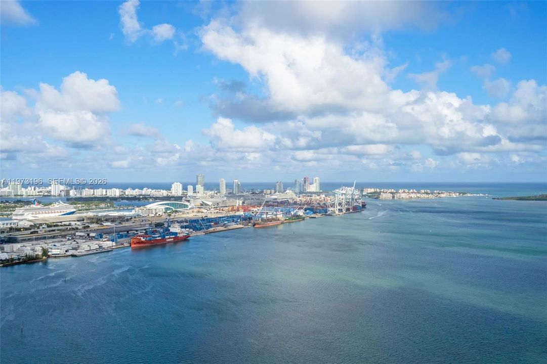 На продажу: $3,900,000 (3 спален, 2 ванн, 2353 Квадратных фут)