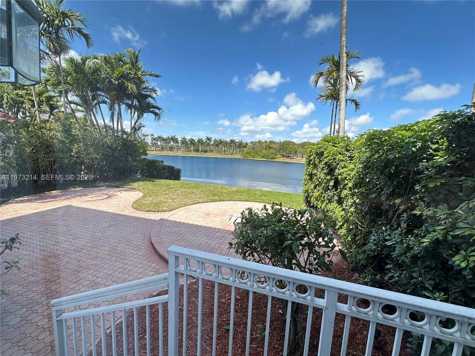 Active With Contract: $1,350,000 (4 beds, 3 baths, 2401 Square Feet)