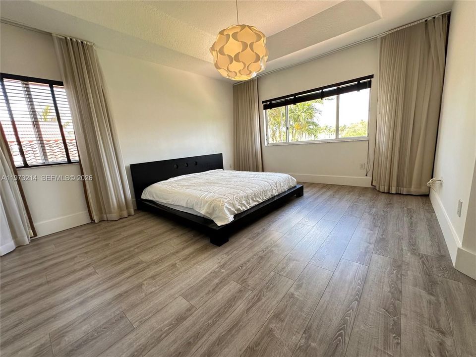 Active With Contract: $1,350,000 (4 beds, 3 baths, 2401 Square Feet)
