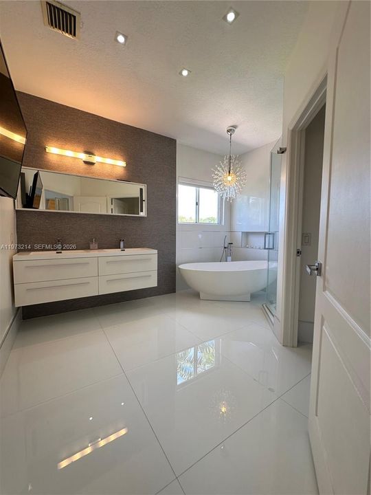 Active With Contract: $1,350,000 (4 beds, 3 baths, 2401 Square Feet)