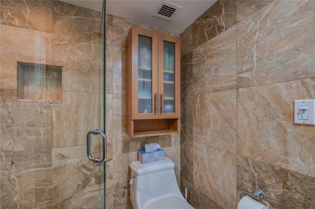 На продажу: $875,000 (2 спален, 2 ванн, 1250 Квадратных фут)
