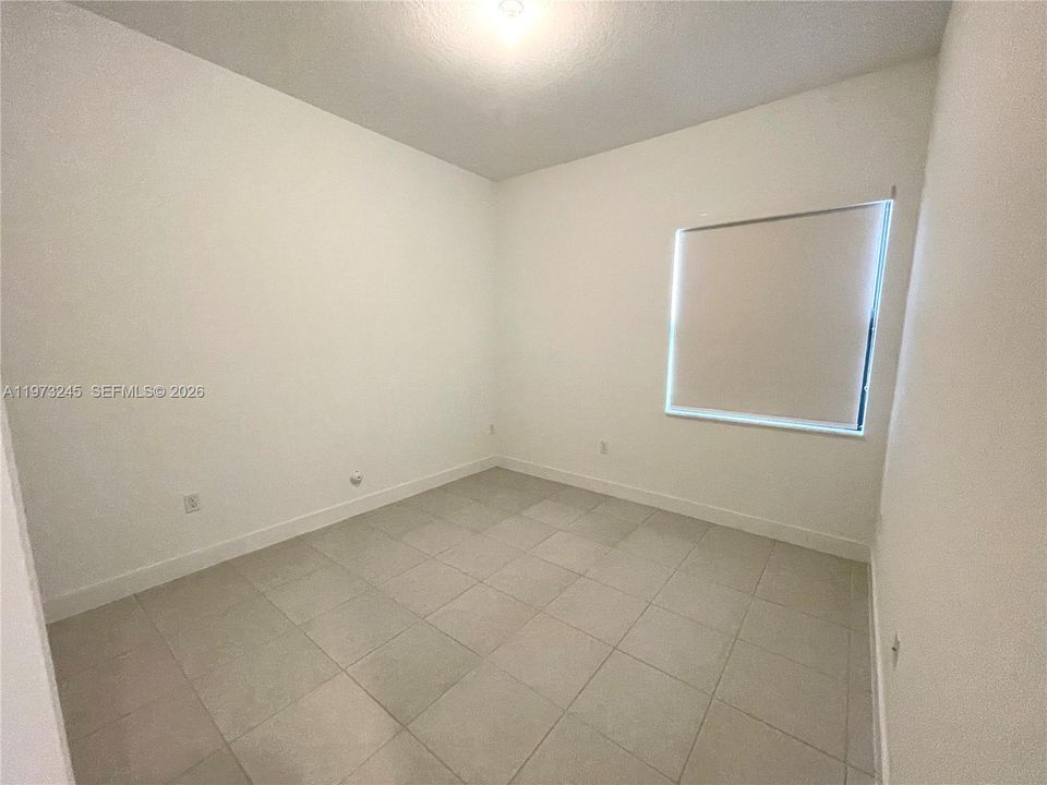Activo con contrato: $4,500 (3 camas, 3 baños, 2047 Pies cuadrados)