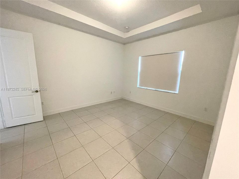 Activo con contrato: $4,500 (3 camas, 3 baños, 2047 Pies cuadrados)