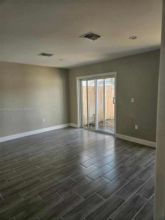 En Venta: $354,900 (3 camas, 1 baños, 1152 Pies cuadrados)