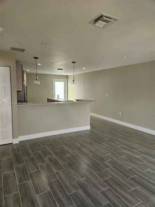En Venta: $354,900 (3 camas, 1 baños, 1152 Pies cuadrados)