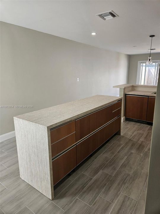 En Venta: $354,900 (3 camas, 1 baños, 1152 Pies cuadrados)