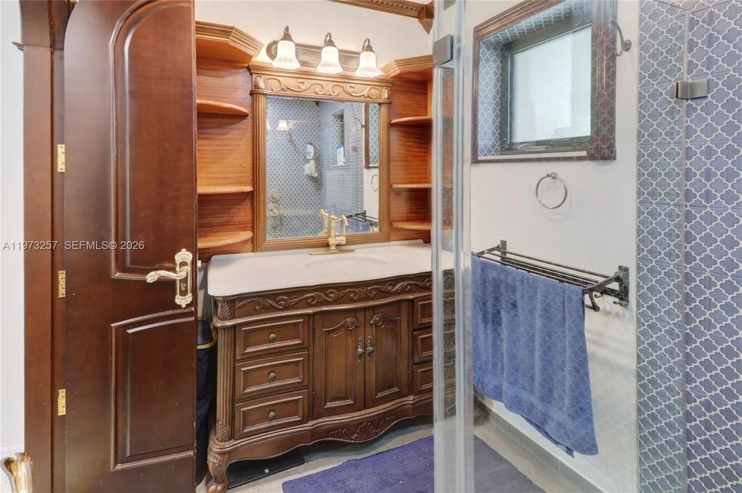 For Sale: $805,000 (3 beds, 2 baths, 1578 Square Feet)