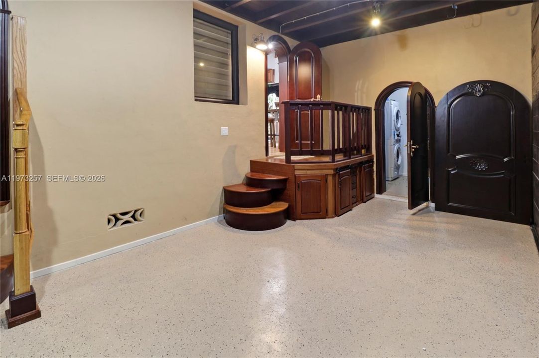 For Sale: $805,000 (3 beds, 2 baths, 1578 Square Feet)