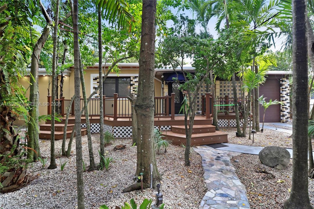For Sale: $805,000 (3 beds, 2 baths, 1578 Square Feet)